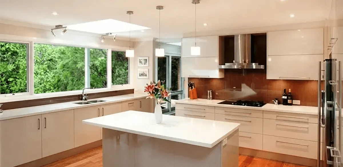 Kitchen cabinet refacing and remodel results in a modern kitchen in Riverside, CA